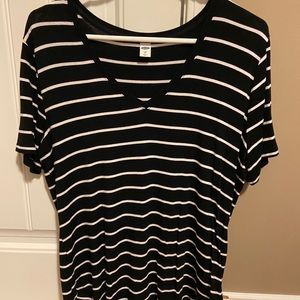Old Navy black striped shirt size medium